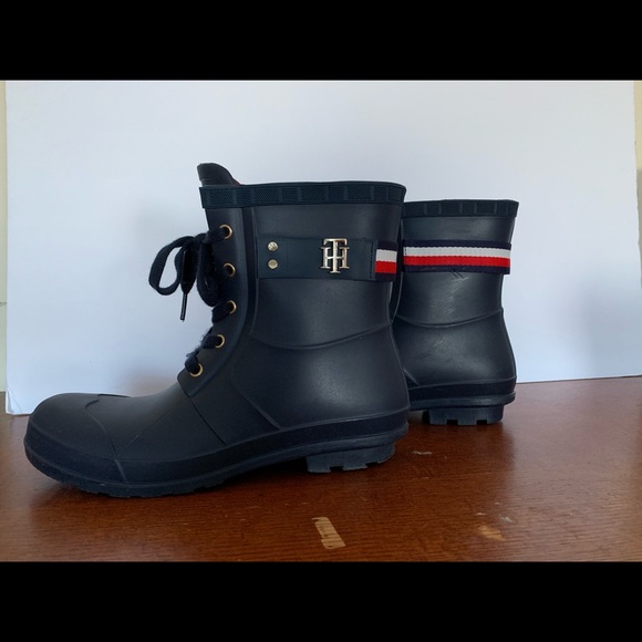 tommy hilfiger navy blue boots